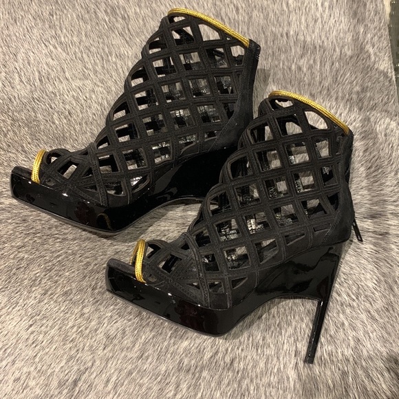 Mint condition BURBERRY Edenside Heels - Picture 2 of 11